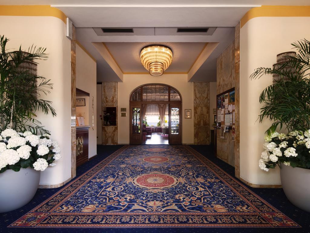 Grand Hotel Gardone Gardone Riviera Esterno foto