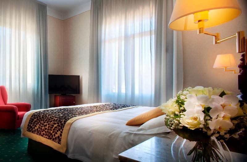 Grand Hotel Gardone Gardone Riviera Esterno foto